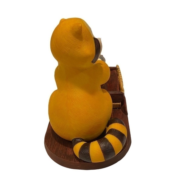 Vintage Rascal the Raccoon Figurine Dreamworld Creative 2005. Numbered: 0440 - Picture 4 of 7